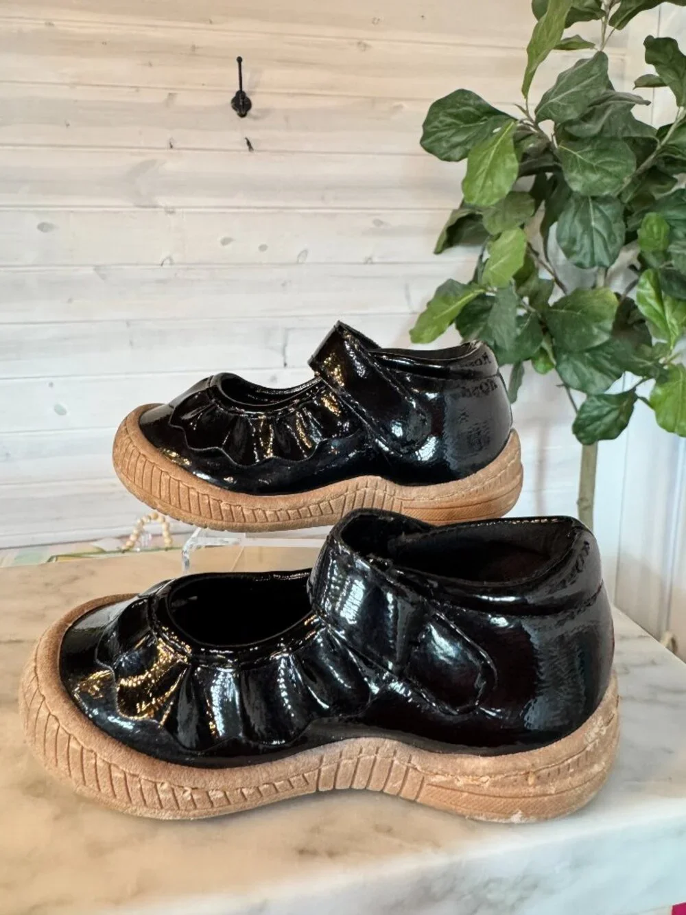 Oomphies  Mary Janes